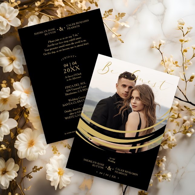 Photo Sophisticated Modern Golden Abstract Shape Einladung (Sophisticated Modern Faux Golden Abstract Geometric Shape Photo Wedding Invitation with Envelope.)
