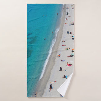 Photo vue de l'oiseau des gens sur la plage
