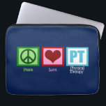 Physikalische Therapie Blue Peace Liebe PT Laptopschutzhülle<br><div class="desc">Hübsche Physiotherapeutin. Peace Liebe PT geschrieben auf dunkelblauem Hintergrund. Passen Sie sich an Ihre Praxis oder Ihren Firmennamen und Ihre Informationen an.</div>