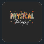 Physikalische Therapie Pumpkin Herbstbaum Fall Tha Quadratischer Aufkleber<br><div class="desc">Das ist ein großartiges Geschenk für Ihre Familie,  Freunde,  die Jesus Liebe. Sie werden sich freuen,  dieses Geschenk von Ihnen während der Ferienzeit oder an jedem anderen Tag zu erhalten.</div>