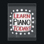 Piano Heute Postkarte<br><div class="desc">"Learn Piano Today" ist ein niedliches Textdesign in Grau mit schwarzem und rotem Text. Er sitzt auf einer weißen Akzent-Form und niedliche weiße Polka-Punkte,  die ihn umgeben.</div>