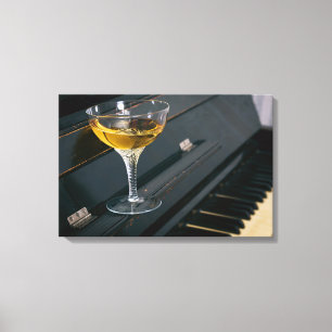 Piano mit Getränk Leinwanddruck