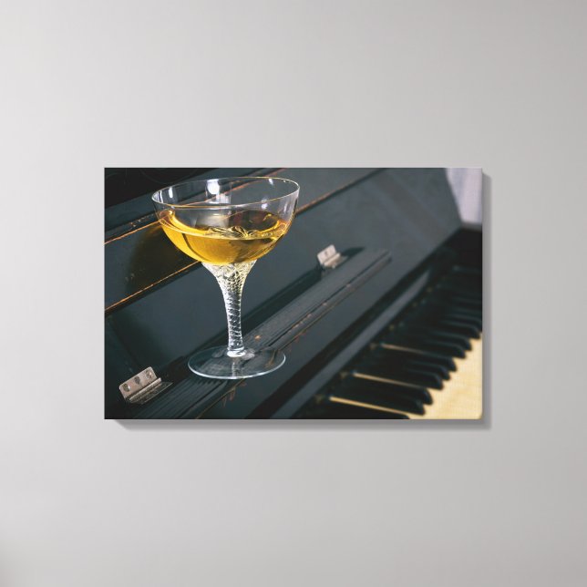 Piano mit Getränk Leinwanddruck (Vorderseite)