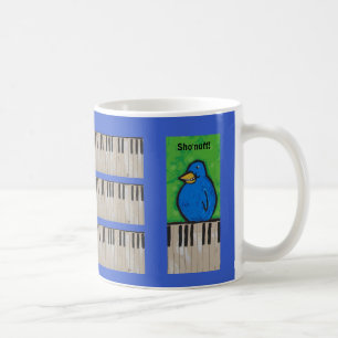 Piano pratiquant la tasse drôle