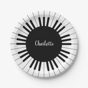 Piano-Tasten in Schwarz und Weiß mit eigenem Namen Pappteller