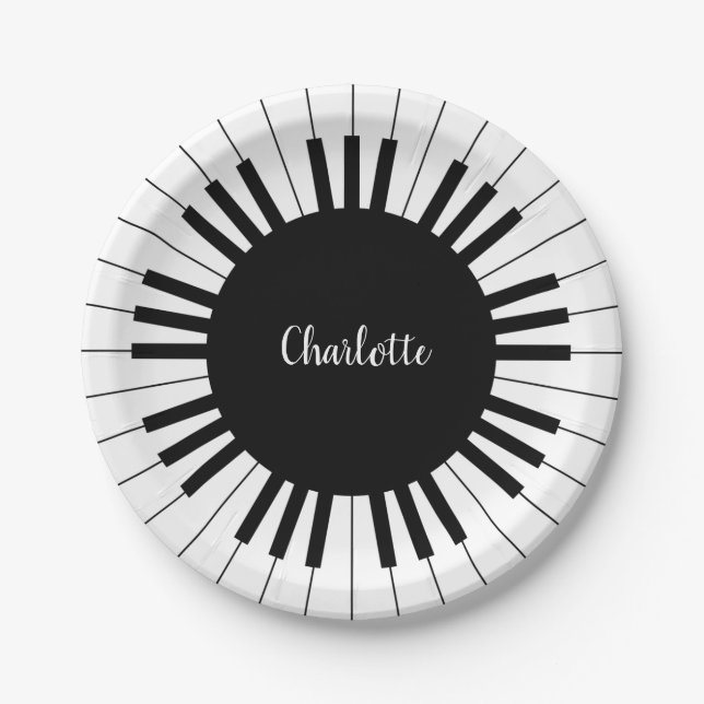 Piano-Tasten in Schwarz und Weiß mit eigenem Namen Pappteller (Vorderseite)