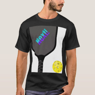 Pickle Ball Paddle und Ball. Wer kommt als Nächste T-Shirt