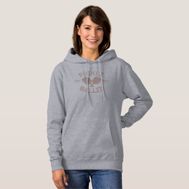 Pickle Baller Pickleball-Kollegialtypografie Hoodie (Vorne ganz)