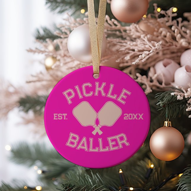 Pickle Baller Pickleball-Kollegialtypografie Keramik Ornament (Von Creator hochgeladen)