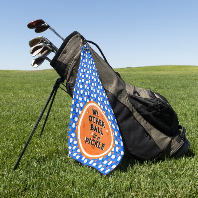 Pickleball andere Ball ist ein Pickle Blue Orange Golfhandtuch (Gras)