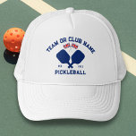 Pickleball Club Team UK United Kingdom Flag Custom Truckerkappe<br><div class="desc">Stand out on the pickleball court with this stylish hat featuring crossed pickleball paddles, Union Jack flags, and your custom text. Personalize it easily to include your club name, team name, city, or any wording of your choice. You can also change the font and paddle colors—just click “Edit/Personalize.” This makes...</div>