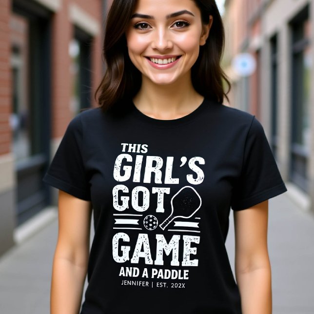 Pickleball Funny Sprichwort Girl Personalisiertes  T-Shirt (pickleball gift personalized funny shirt women typography birthday christmas club mom friend)