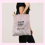 PIckleball Gal Queen vom Gericht Tasche<br><div class="desc">Ja, es gibt eine Königin des Pickleball Hofes in Ihrem Leben, die diese spezielle Totentasche als Geschenk wirklich genießen würde. Ja — Königin des Pickleball Court mit viel Glanz und etwas Glitzer mit einer Rose goldener Hintergrund und personalisiert mit ihrem Namen. Alle Design-Fragen, senden Sie einfach eine E-Mail an charmdesignstudio@rcn.com...</div>