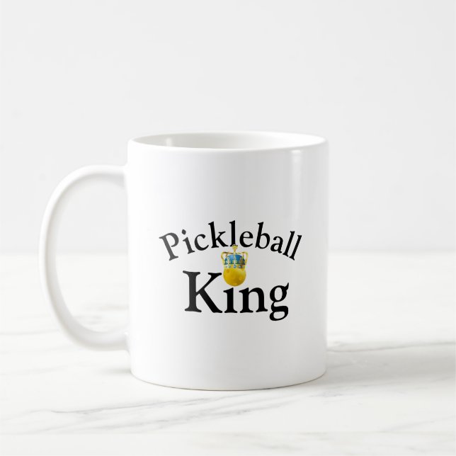 Pickleball King, gelbes Pickleball mit einer Krone Kaffeetasse (Links)