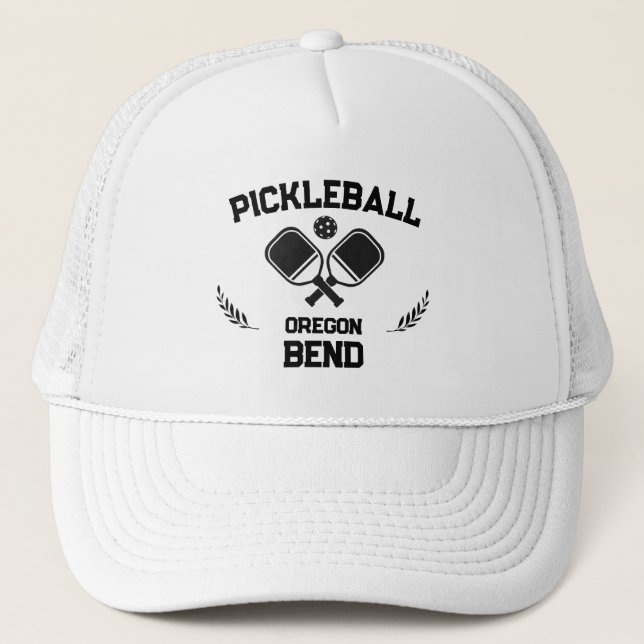 Pickleball Paddle & Ball Bend Oregon USA Truckerkappe (Vorderseite)