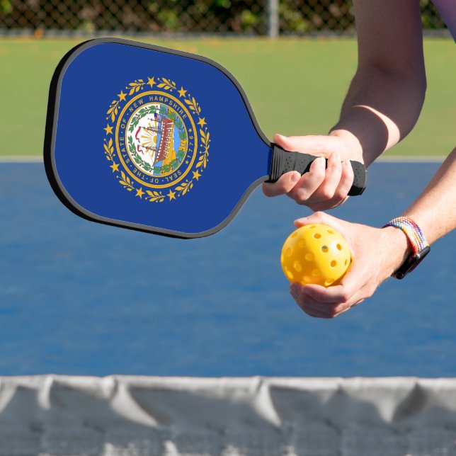 Pickleball Paddle unter der Flagge von New Hampshi (InSitu)