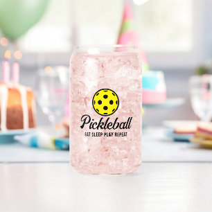 Pickleball-Party kann Glas formen