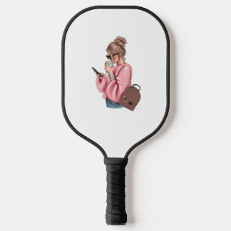 Pickleball-Schläger liebt Mädchen, das Kaffee trin Pickleball Schläger