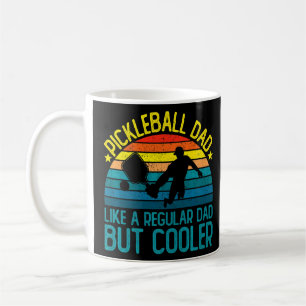 Pickleball-Vater wie ein regelmäßiger Vater, aber Kaffeetasse