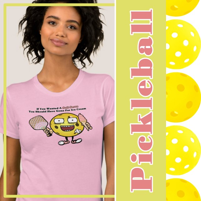 Pickleball, wenn du Soft Serve Will, geht auf Eisc T-Shirt (pickleball soft serve yellow pickleball with strawberry ice creram)