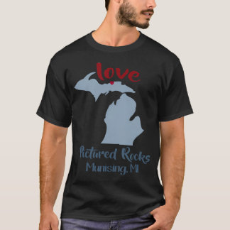 Pictured Rocks in Munising Michigan Liebe Upper T-Shirt