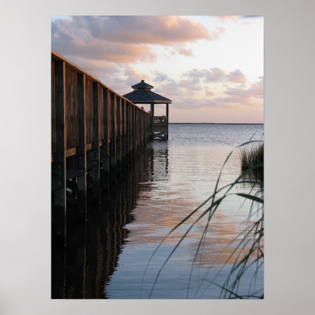 Pier & Gazebo bei Sunset, Außer Banks NC Poster (Vorne)