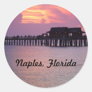 Pier in Neapel, Florida am Sonnenuntergang Runder Aufkleber