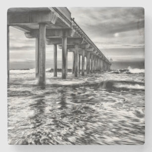 Pier in Schwarzweiß bei Morgendämmerung, Kaliforni Steinuntersetzer