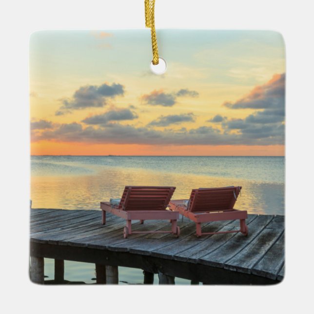 Pier mit Blick auf den Ozean, Belize Keramikornament (Vorderseite)