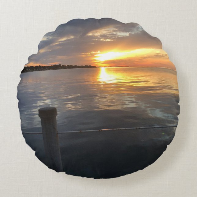 Pier Sunset Rundes Kissen (Vorderseite)