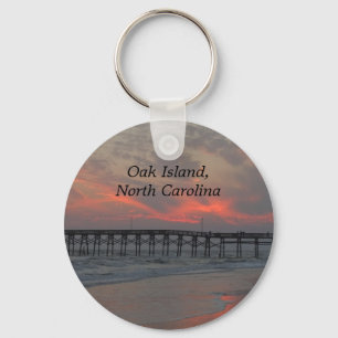 Pier und Sonnenuntergang - Eichen-Insel, NC Schlüsselanhänger