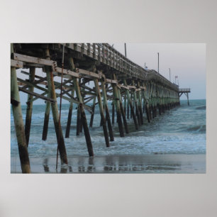 Pier und Waves = Eicheninsel, NC Poster