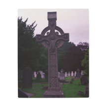 Pierre tombale croisée irlandaise : Métal