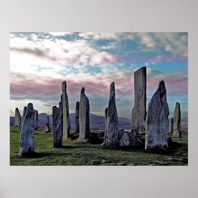 Pierres anciennes sous Pagan Skies Poster Imprimer (Devant)