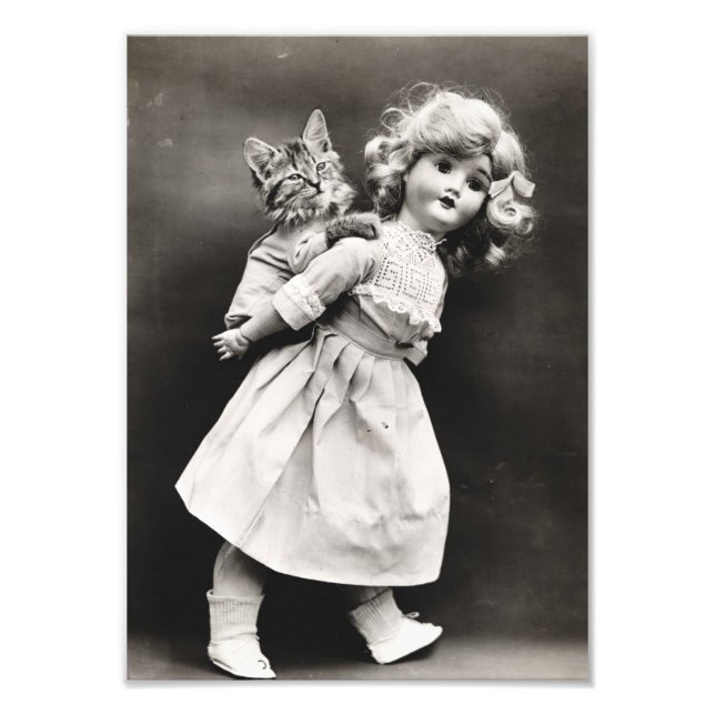 Piggyback Cat & Doll Fotodruck (Vorne)