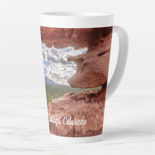 Pikes überqueren die Felsenhöhle Latte Tasse