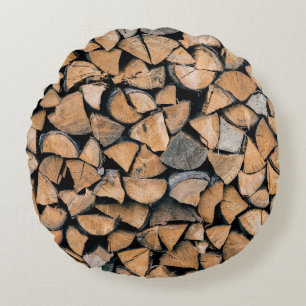 Pile aus braunem Brennholz Rundes Kissen