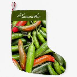 Pile von grünen scharfen Paprikaschoten Kleiner Weihnachtsstrumpf