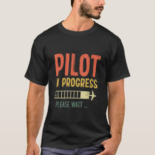 Pilot im laufenden Flugzeug - Future Pilot Retro T-Shirt