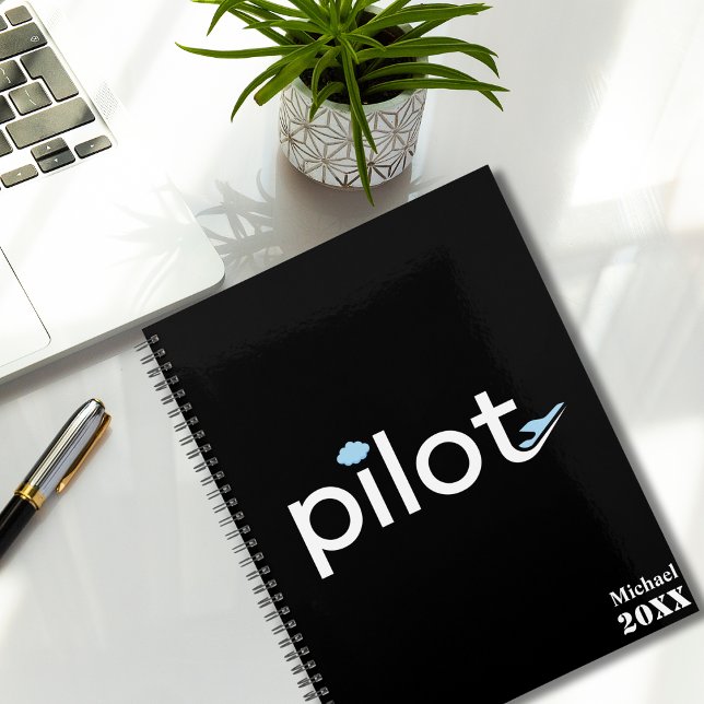 "Pilot" Typografie, Flugzeug und Foto, Mit Monogra Planer (Von Creator hochgeladen)