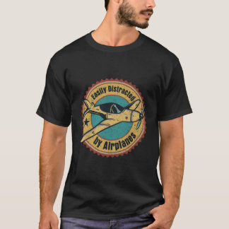 Pilotin, die von Flugzeugen leicht abgelenkt wird T-Shirt