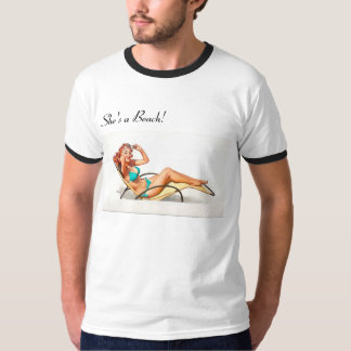 Pin-up-Girl 'Sie ist ein Strand'. T-Shirt