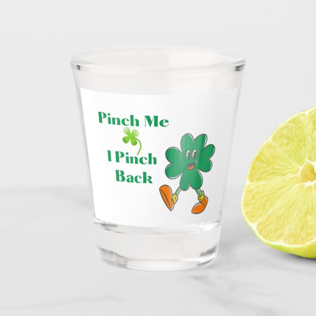 Pinch, ich hebe mich zurück mit einem laufenden Kl Schnapsglas (Vorderseite)