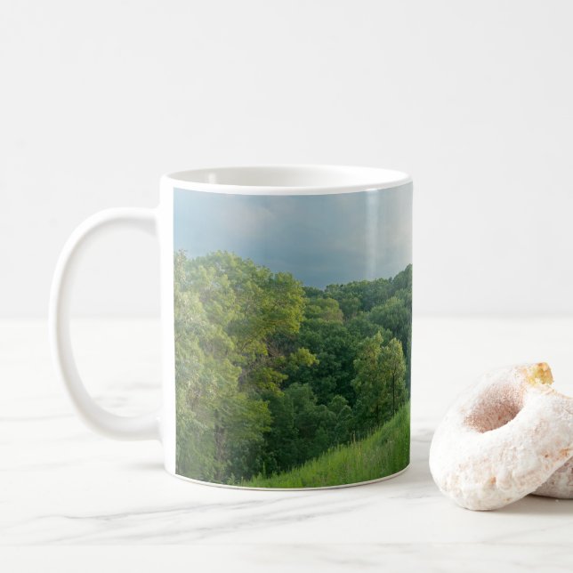 Pine Bend Bluff mit Blick auf die Wälder des Tals Kaffeetasse (Mit Donut)