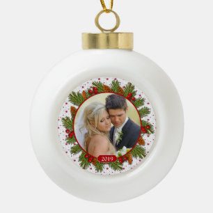 Pine Boughs Holly First Christmas Together Foto Keramik Kugel-Ornament