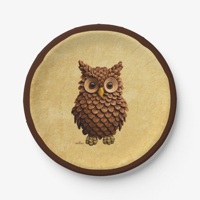 Pine Cone Owl Pappteller (Vorderseite)