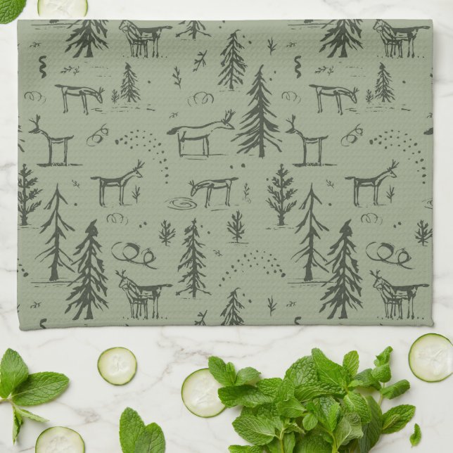 Pine Deer Lake Life - Salbei, grünes Waldmuster. Geschirrtuch (Gefaltet)