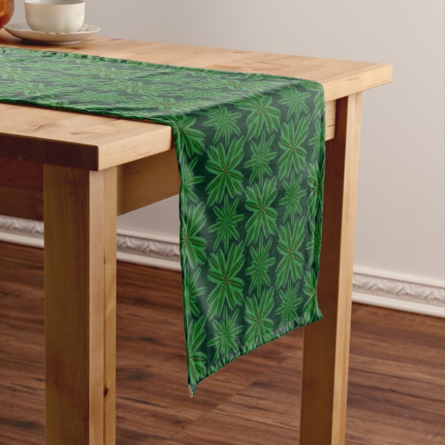 Pine Snowflakes Forest Table Runner (3 Größen) Kurzer Tischläufer (Beispiel)