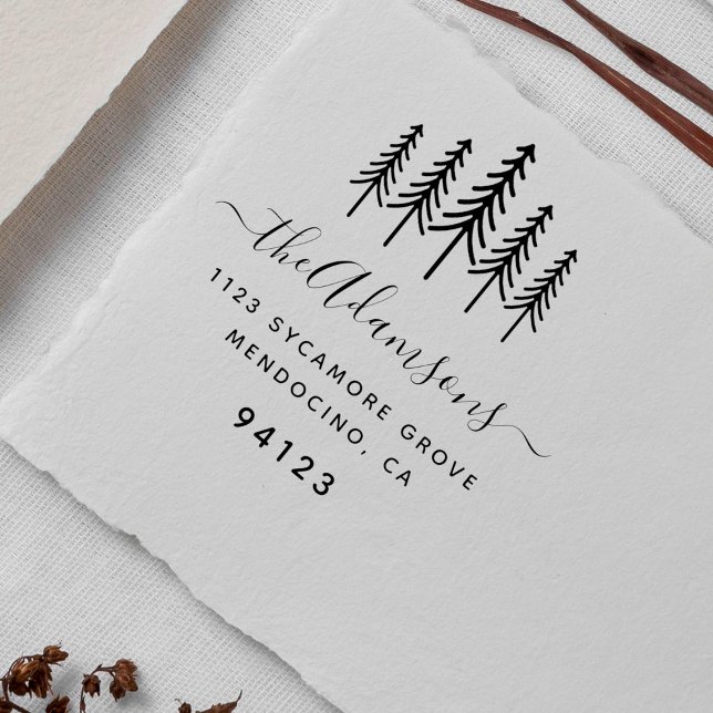 Pine Trees & Script Family Name Rücksendeadresse Gummistempel (Von Creator hochgeladen)