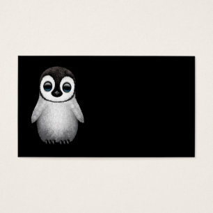 Pingouin mignon de bébé sur le noir
